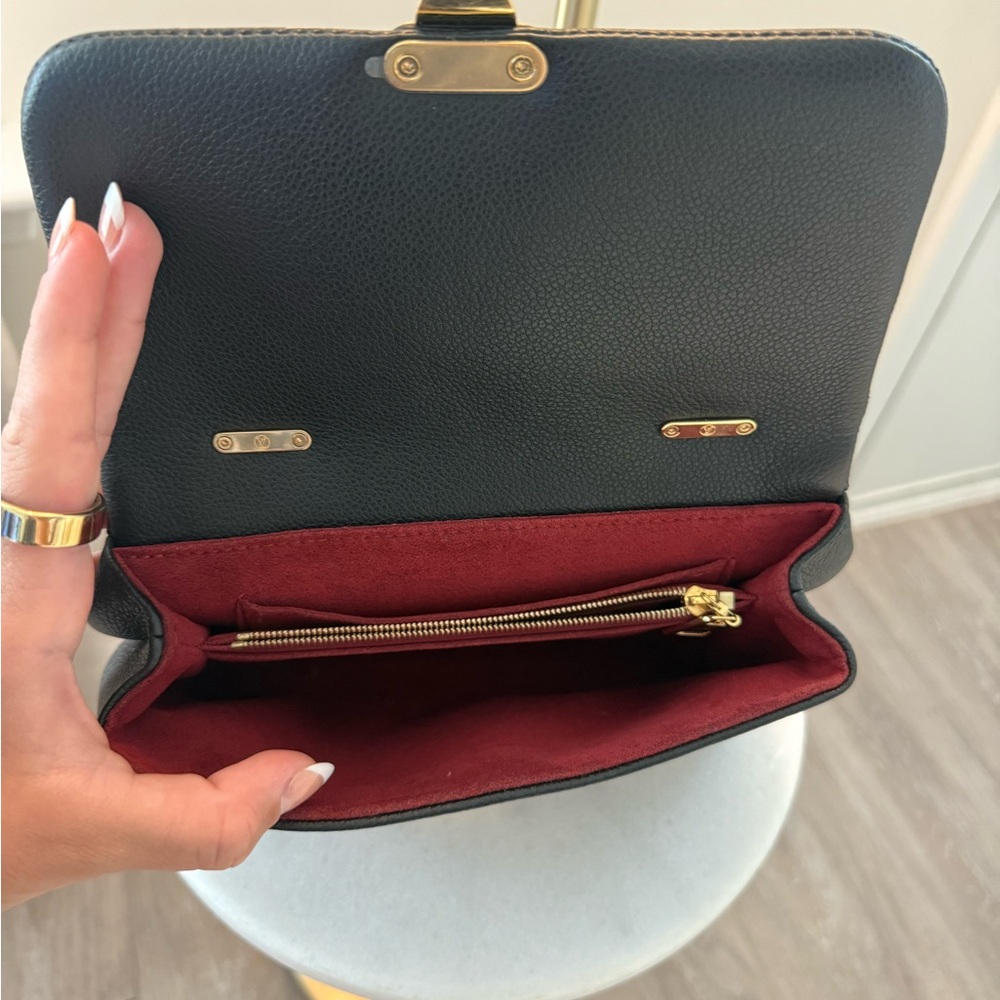 Louis Vuitton Black Wallet Sleek Minimalist Design - Picture 3 of 3